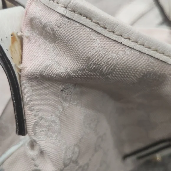 Gucci Pink Crossbody Bag with Gold Accents - Picture 8 of 15